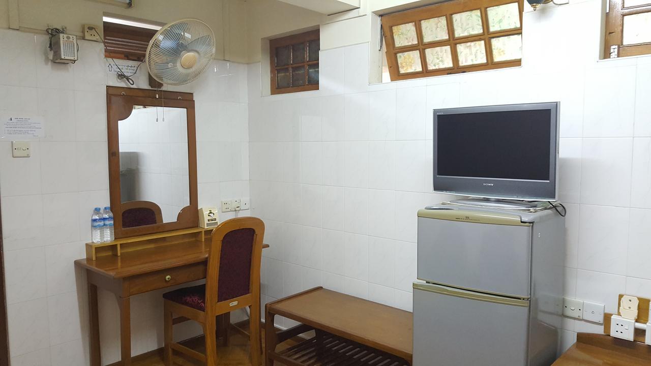 Chan Myae Guesthouse Yangon Exterior photo