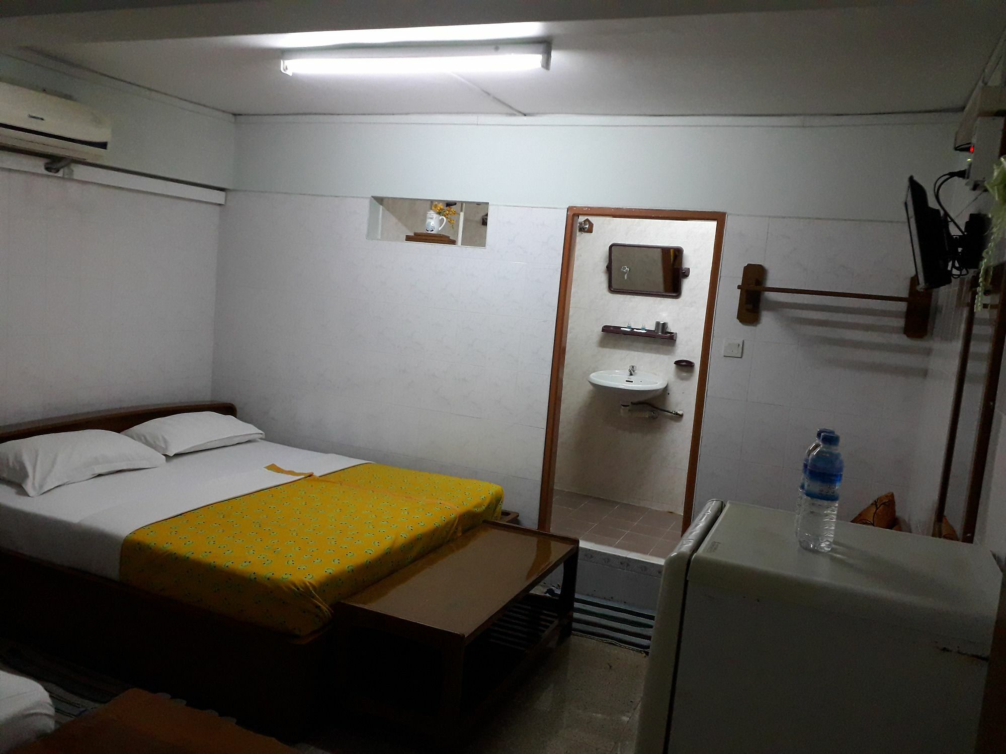 Chan Myae Guesthouse Yangon Exterior photo